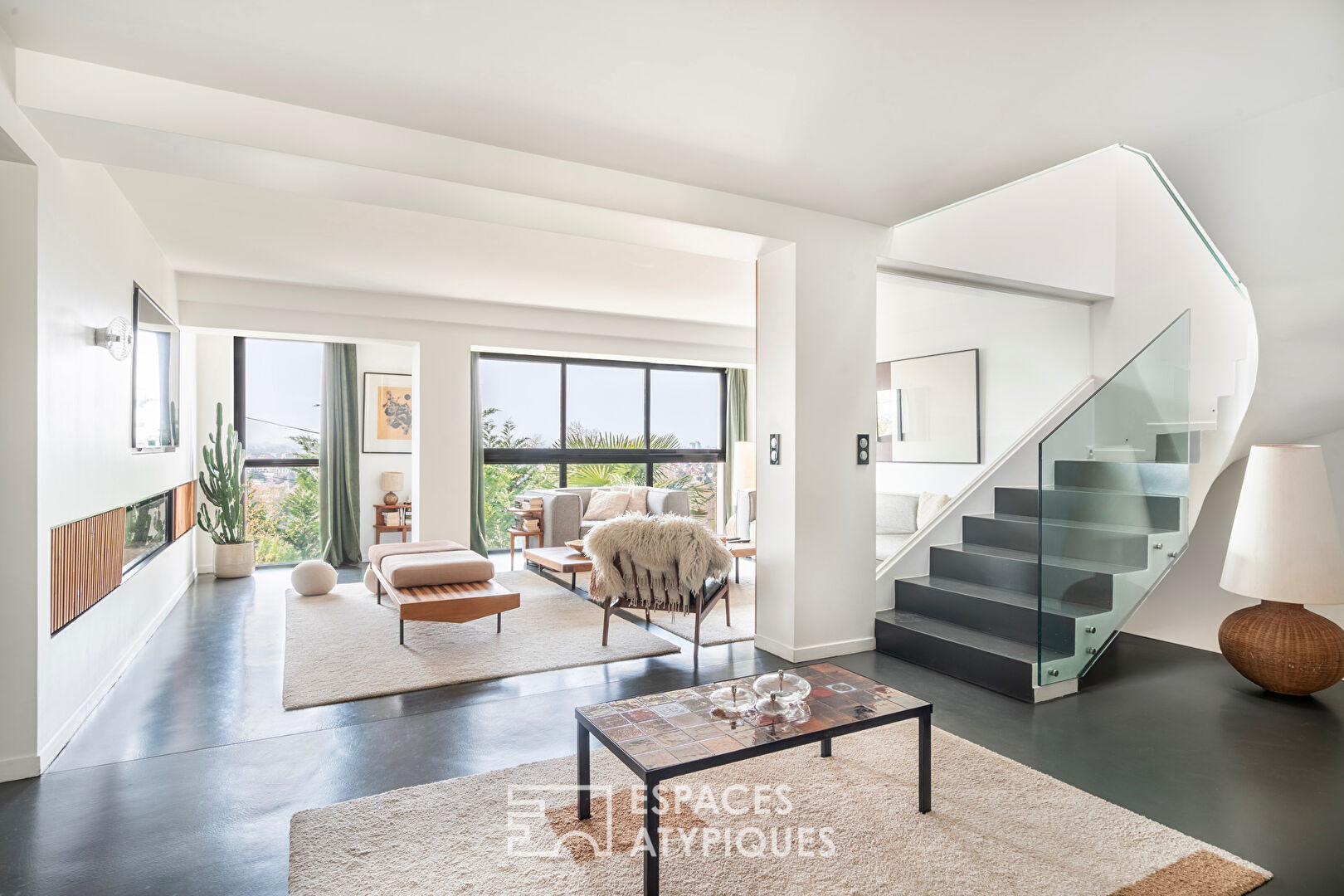 Agence immobilière de ESPACES ATYPIQUES VAL DE MARNE