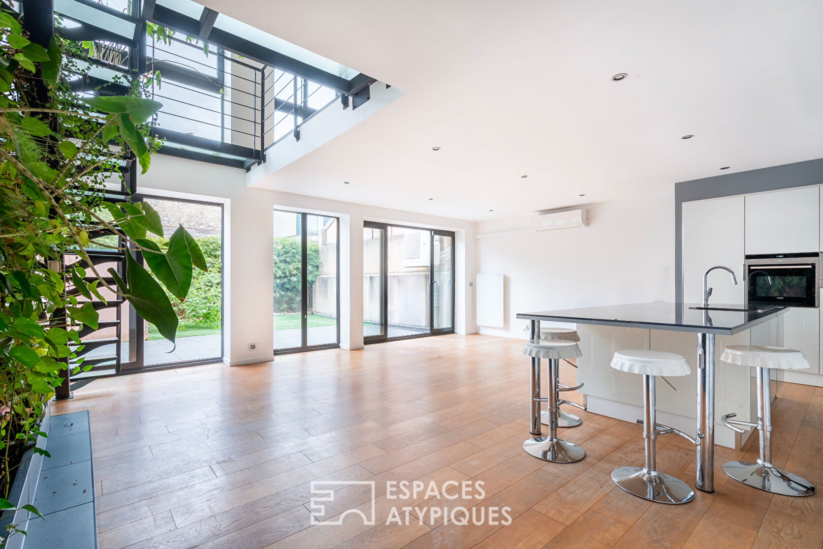 Agence immobilière de ESPACES ATYPIQUES VAL DE MARNE