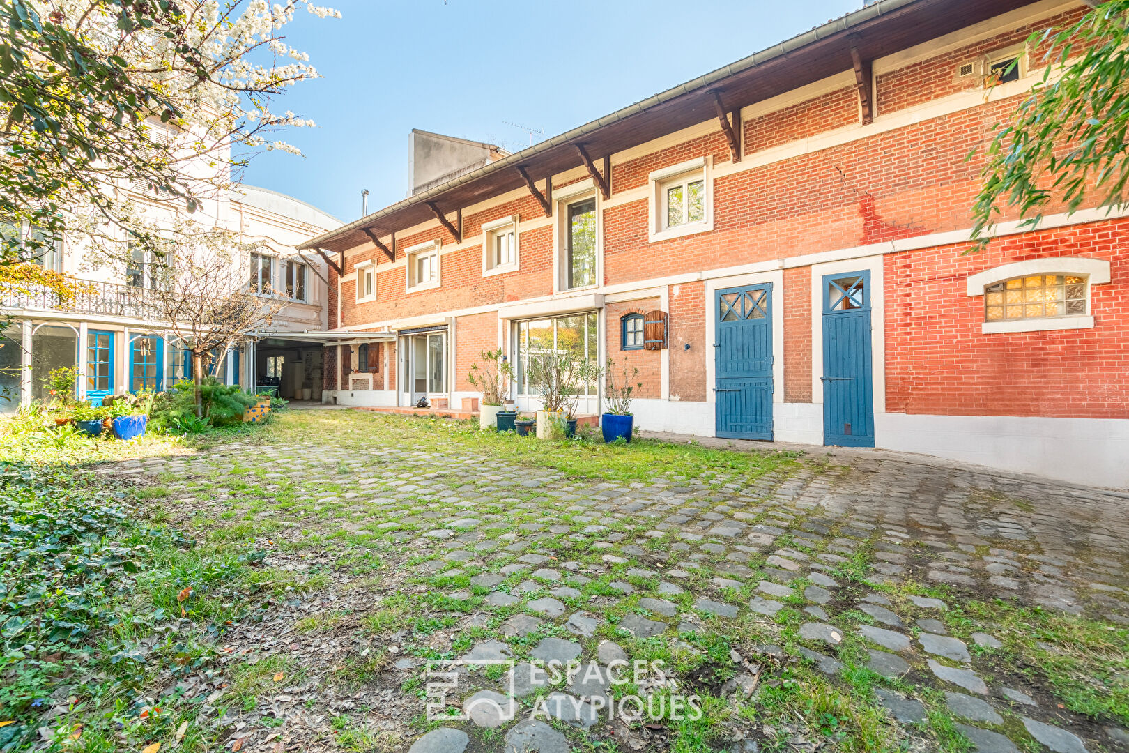 Agence immobilière de ESPACES ATYPIQUES VAL DE MARNE