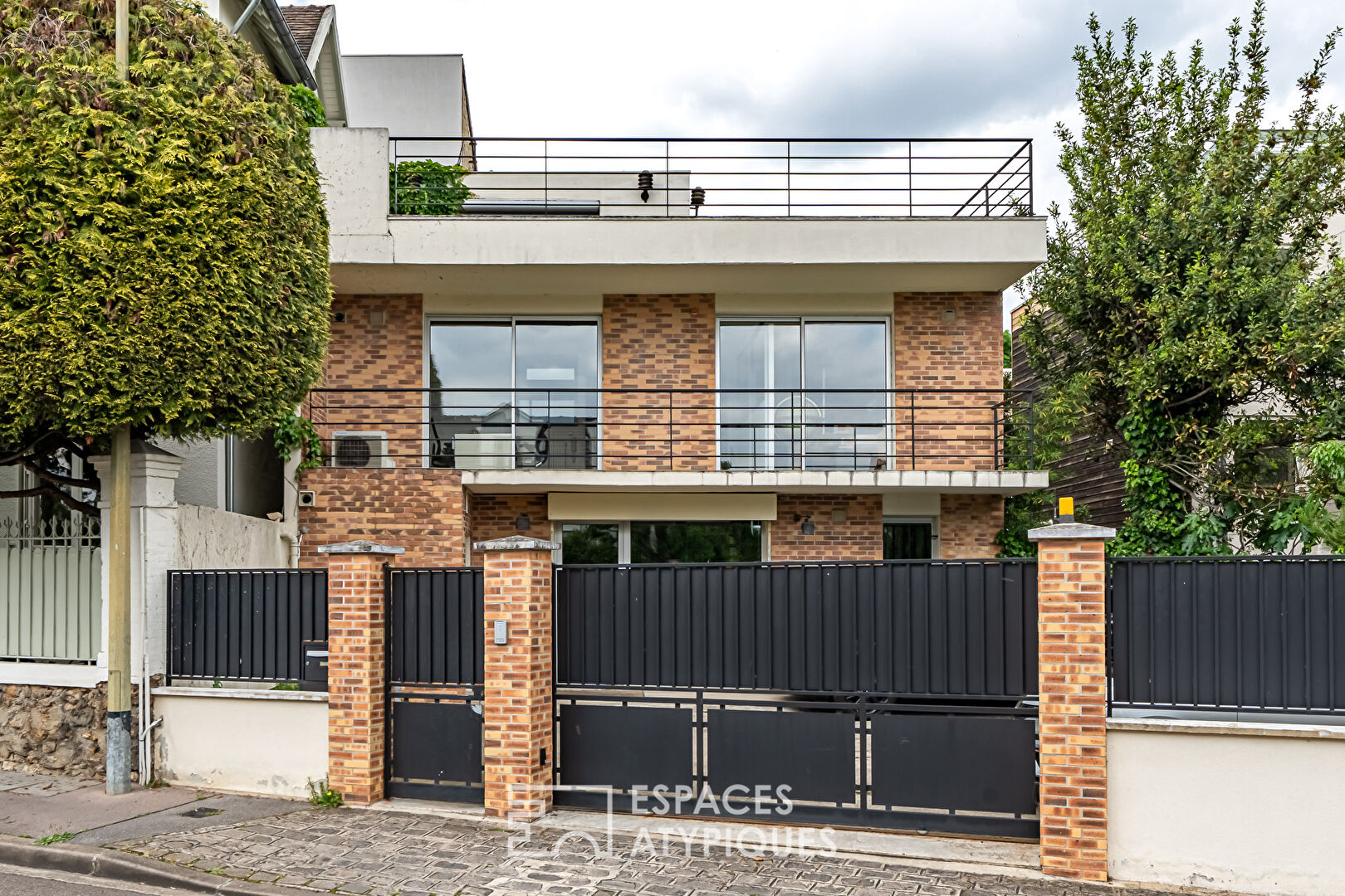 Agence immobilière de ESPACES ATYPIQUES Hauts de Seine