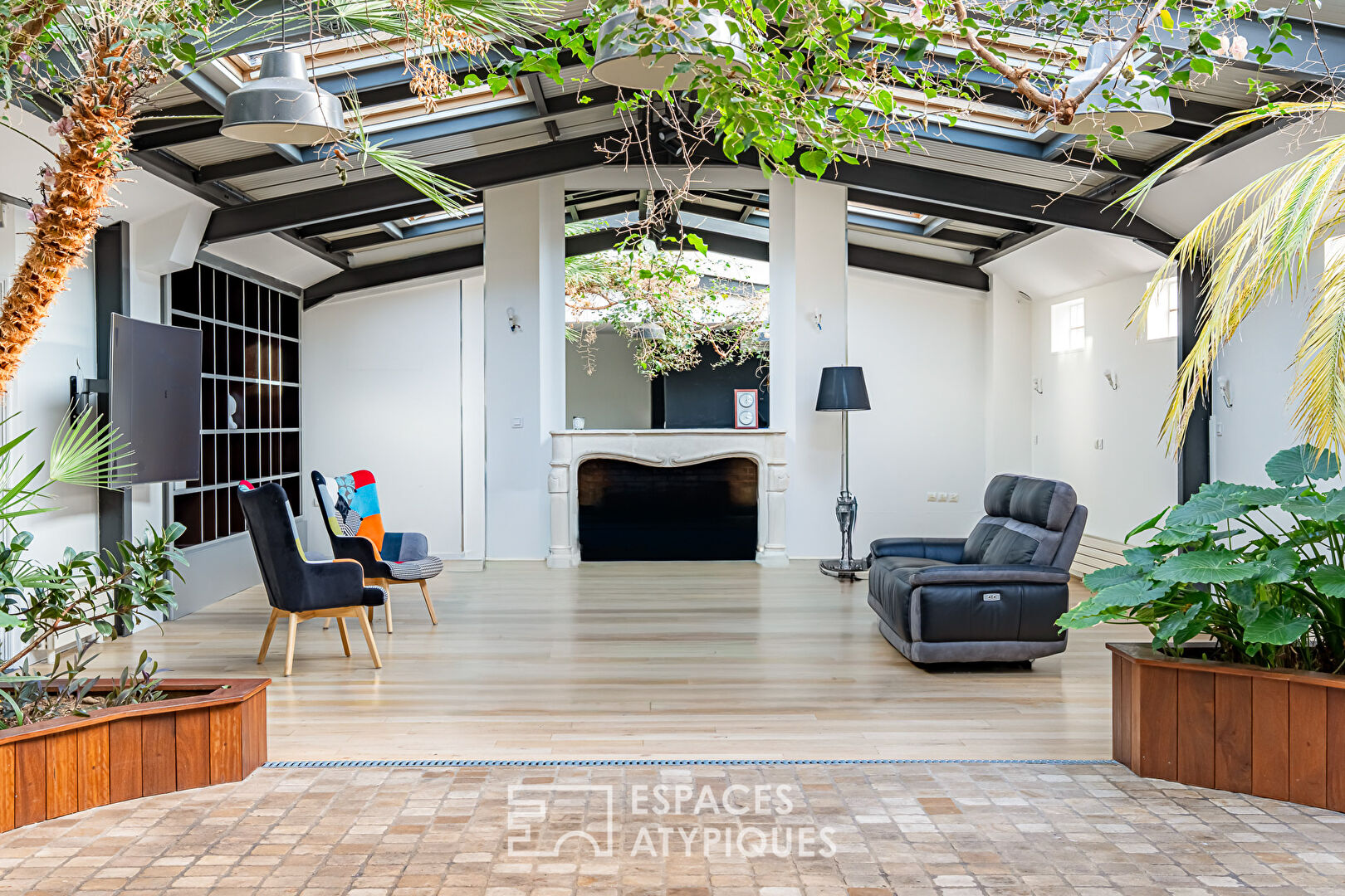 Agence immobilière de ESPACES ATYPIQUES Hauts de Seine