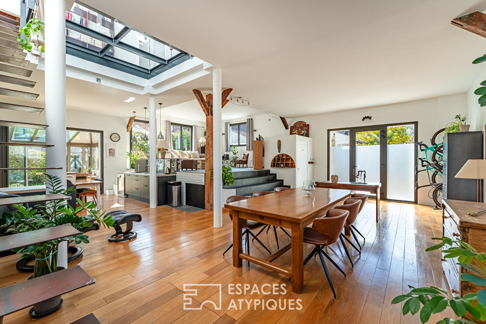 Agence immobilière de ESPACES ATYPIQUES Hauts de Seine