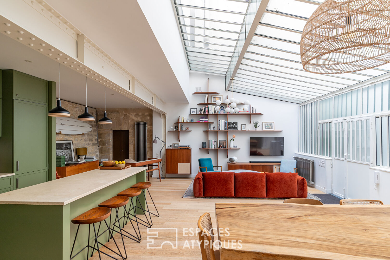 Agence immobilière de ESPACES ATYPIQUES PARIS