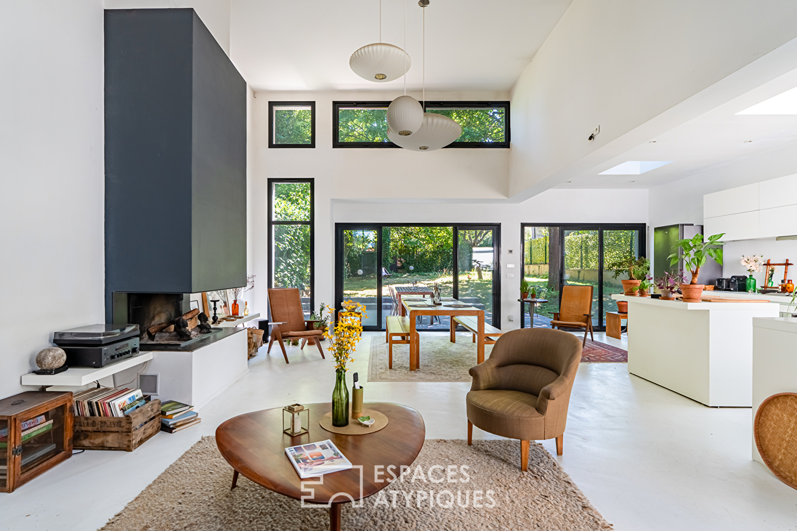 Agence immobilière de ESPACES ATYPIQUES Hauts de Seine