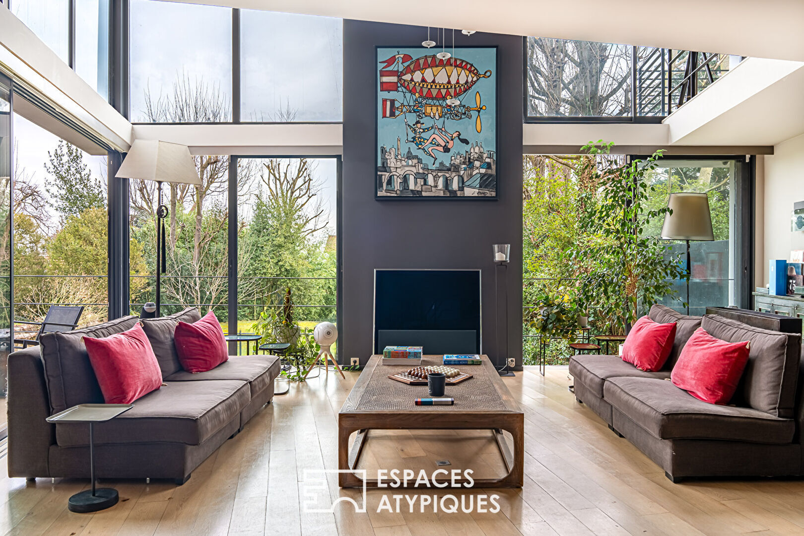 Agence immobilière de ESPACES ATYPIQUES Hauts de Seine