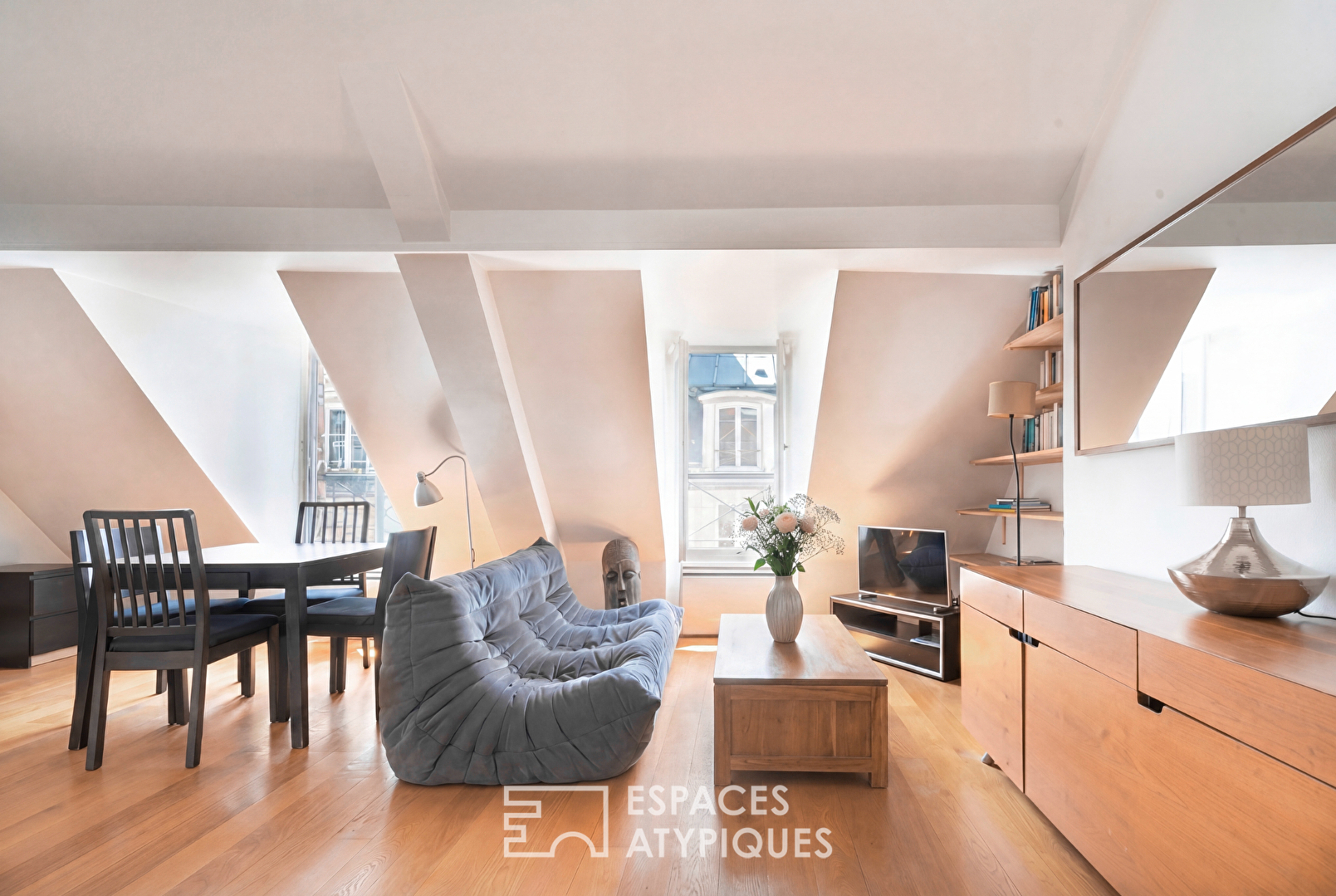 Agence immobilière de ESPACES ATYPIQUES PARIS