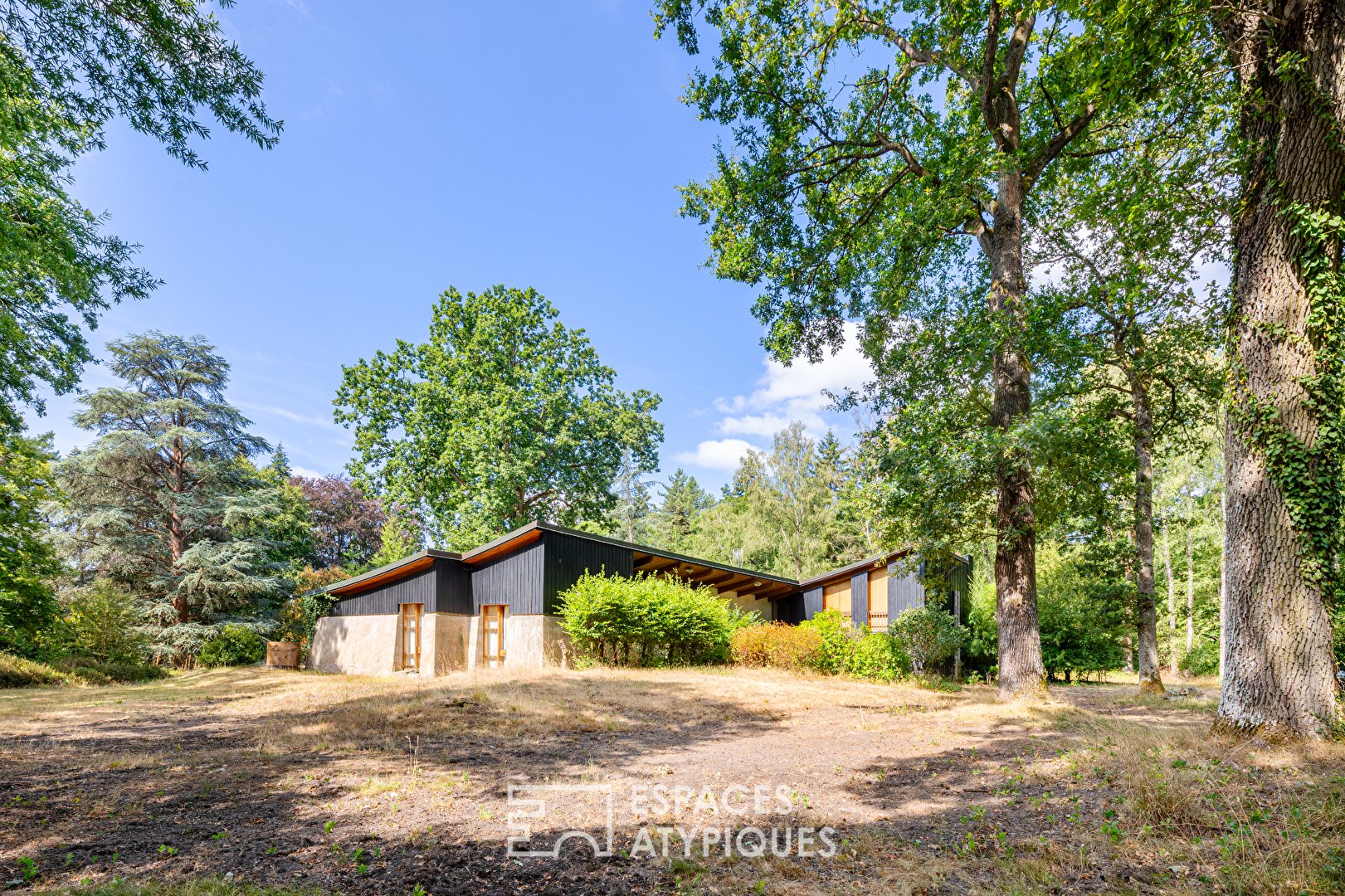 Agence immobilière de Espaces Atypiques Yvelines - ESPACES ATYPIQUES YVELINES