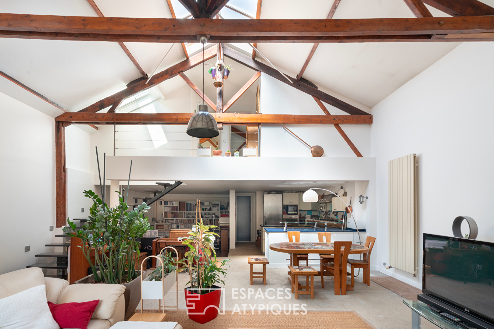 Agence immobilière de ESPACES ATYPIQUES Paris - Est