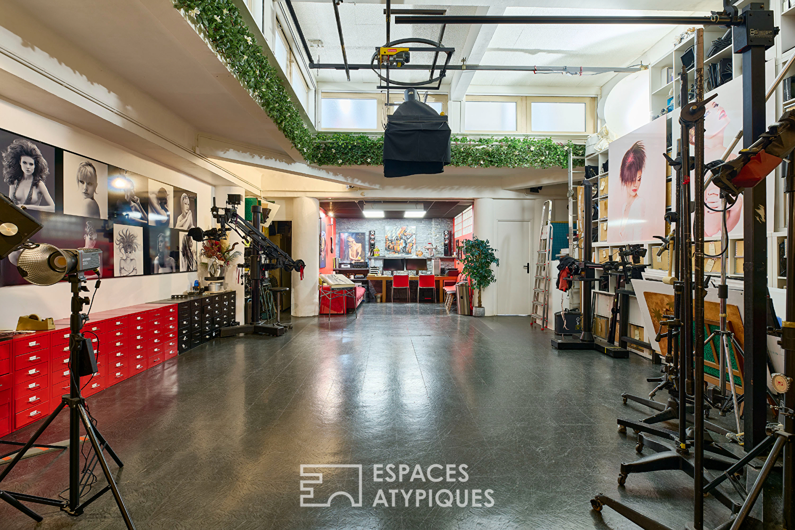 Agence immobilière de ESPACES ATYPIQUES PARIS - ESPACES ATYPIQUES PARIS OUEST