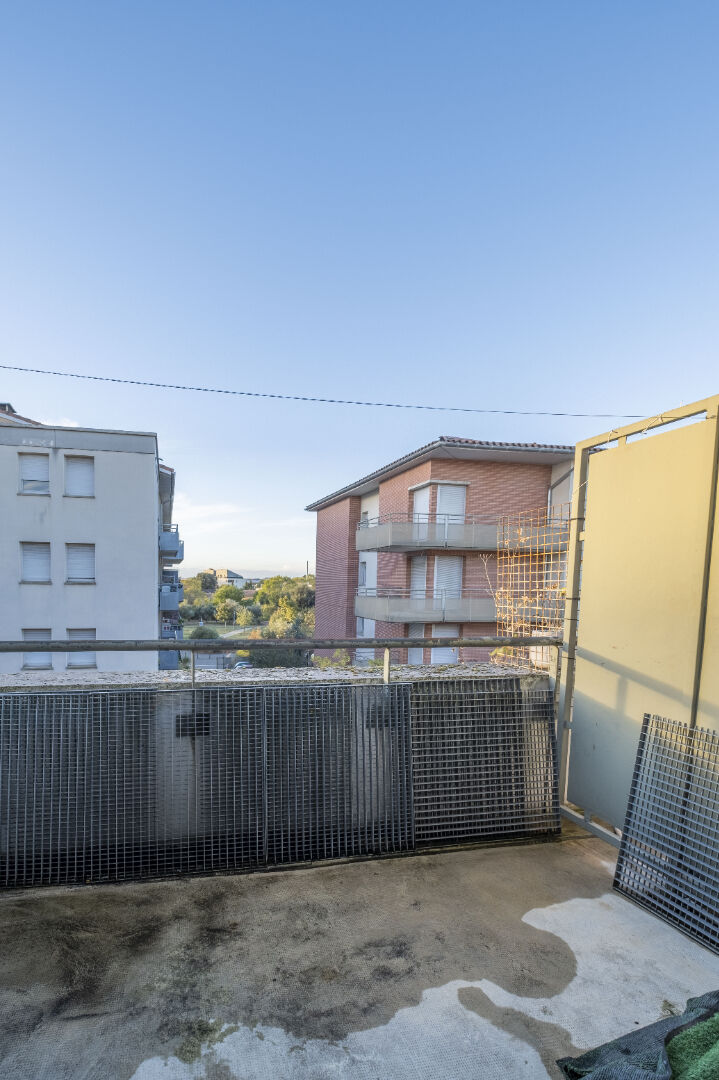 Photo LA VACHE - dernier étage T2 avec terrasse et parking . image 3/5