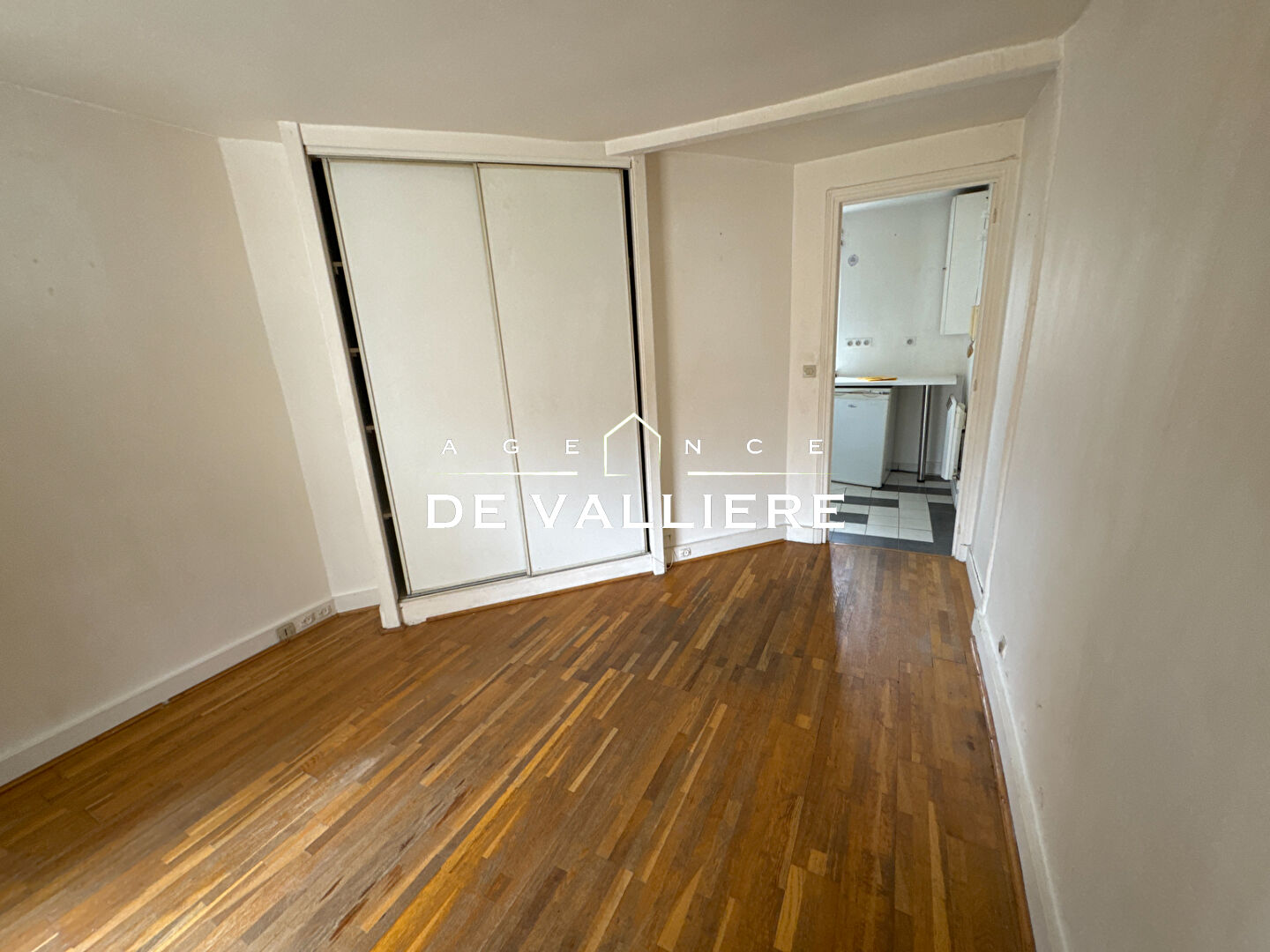 Photo NANTERRE - Centre-Ville - Studio image 2/6