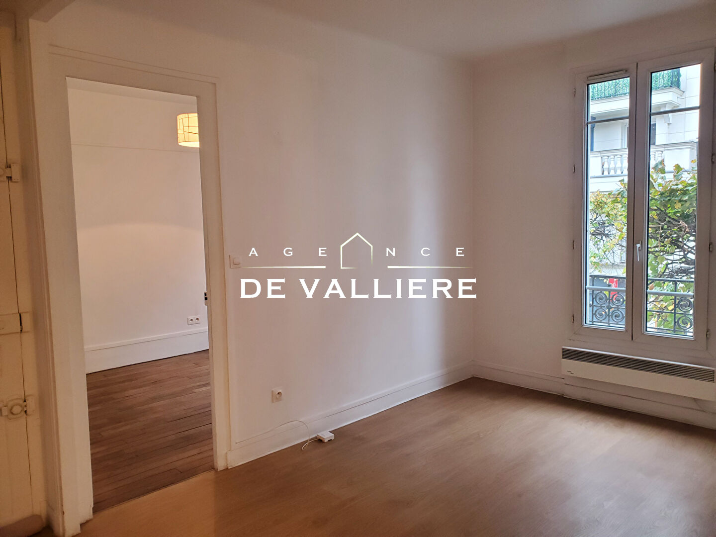 Photo BUREAUX Puteaux 55 m2 image 2/3