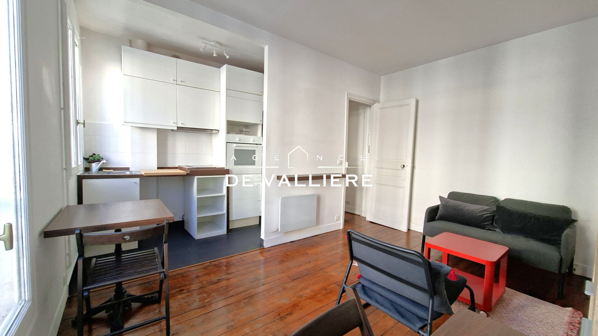 Photo PUTEAUX  CENTRE-VILLE Appartement 2 pièces meublé 36.07 m2 image 2/6