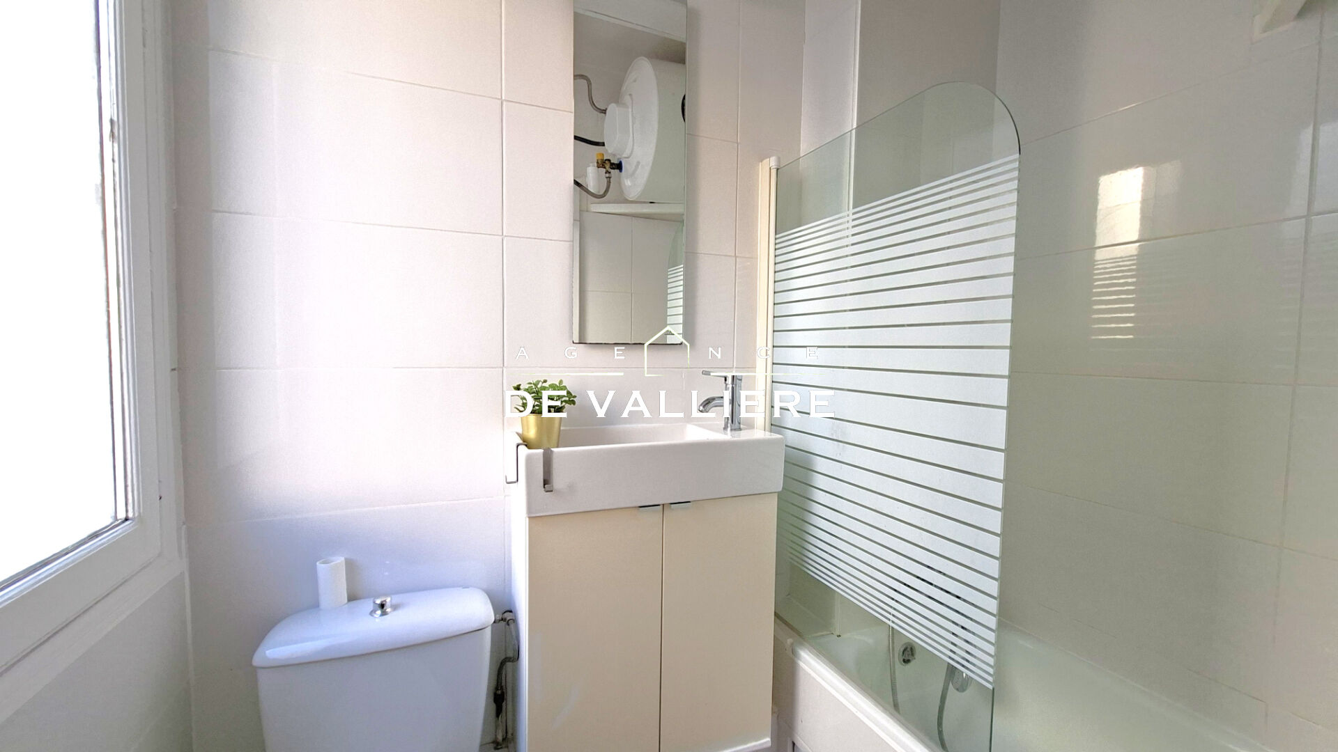 Photo PUTEAUX  CENTRE-VILLE Appartement 2 pièces meublé 36.07 m2 image 5/6