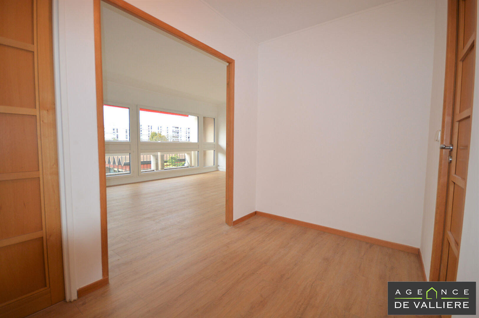 Photo NANTERRE appartement 4 pièces 81m² Boulevard National image 2/6