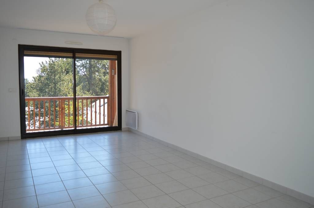 Photo 2 PIECES VIDE - PROCHE CENTRE - FONT-ROMEU image 2/6