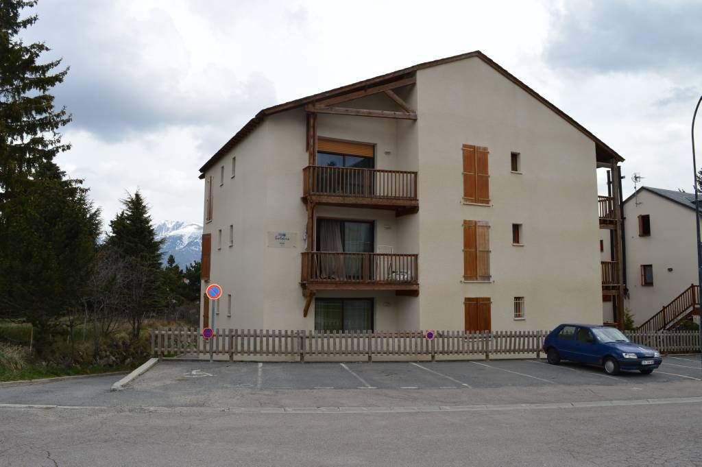 Photo 2 PIECES VIDE - PROCHE CENTRE - FONT-ROMEU image 5/6