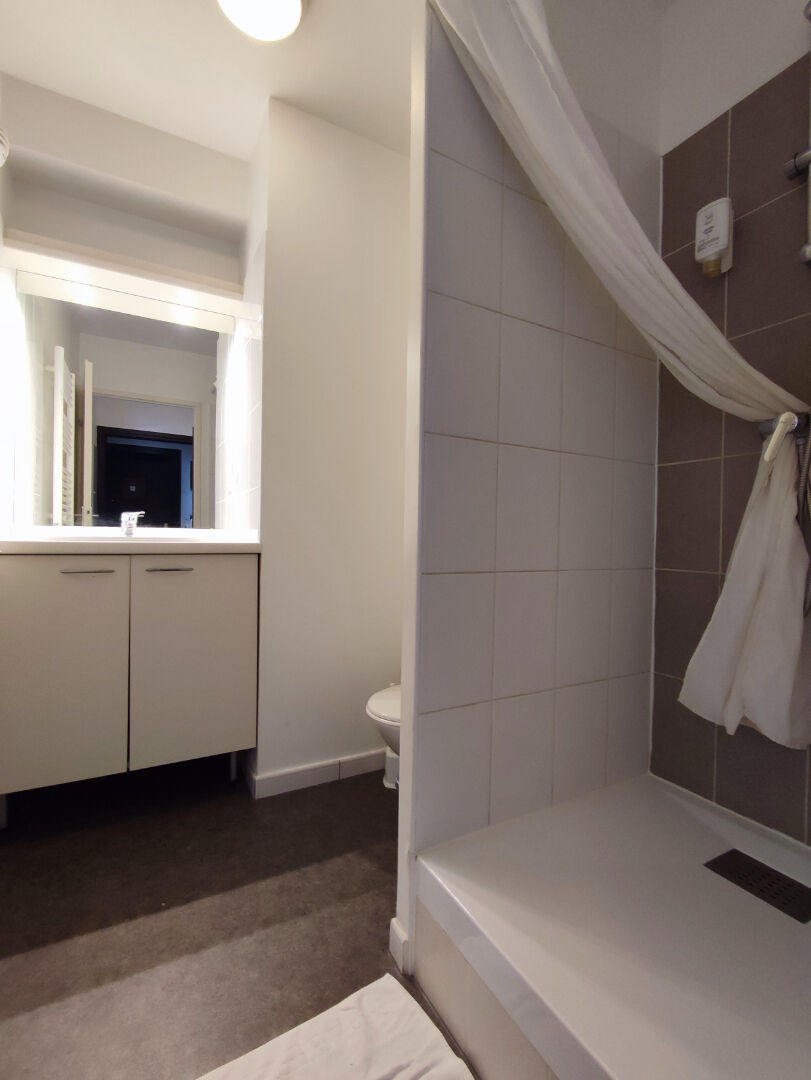 Photo CASTILLET - Appartement Type 1 pièce(s)  meublé 17.74 m2 et parking privé. image 6/6