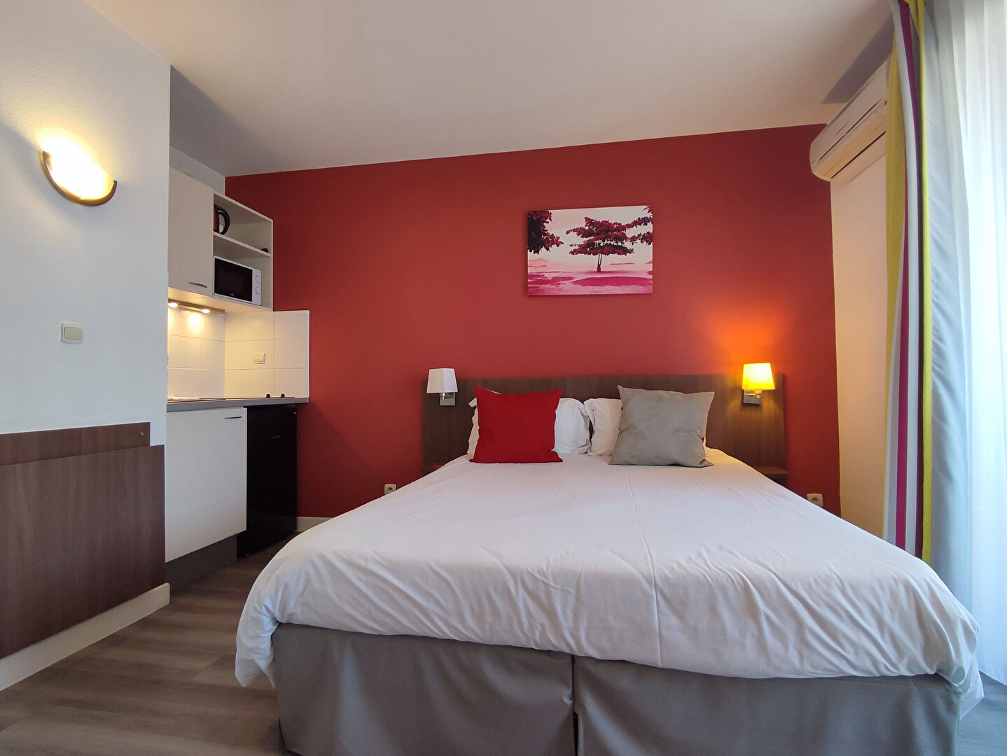 Photo CASTILLET Appartement Studio meublé 1 pièce(s) + balcon image 1/6