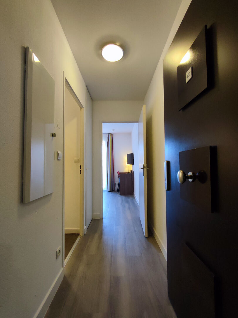 Photo CASTILLET Appartement Studio meublé 1 pièce(s) + balcon image 6/6