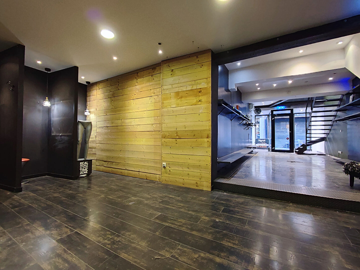 Photo Local commercial 91.6 m2 - PERPIGNAN image 3/6