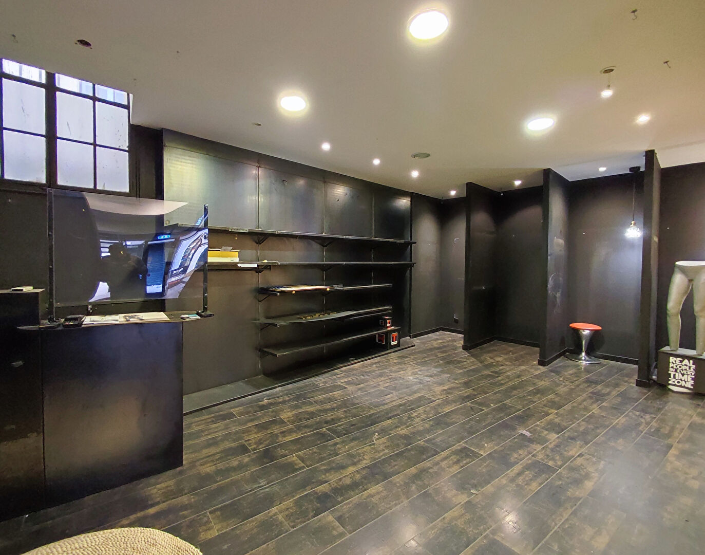 Photo Local commercial 91.6 m2 - PERPIGNAN image 5/6