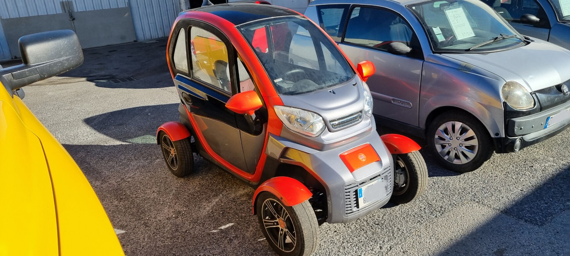 Photo Fonds de commerce De Vente de Voitures Sans Permis Perpignan image 4/6