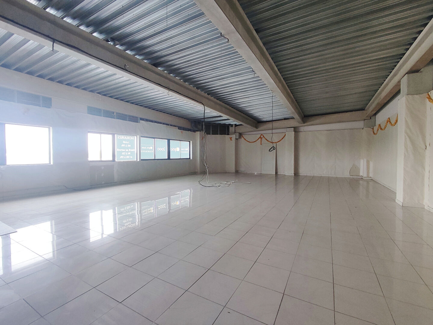 Photo Local Professionnel/bureau - Canohes 314 m2 image 5/5