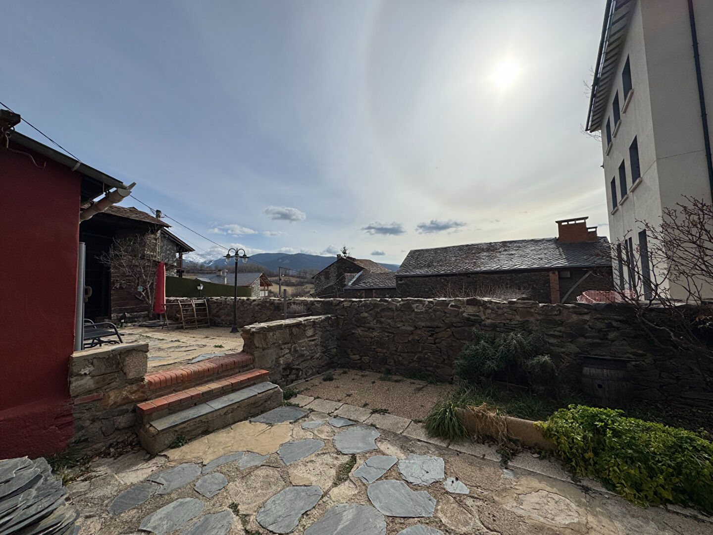 Photo MAISON AVEC RENDEMENT LOCATIF - BAJANDE image 2/6