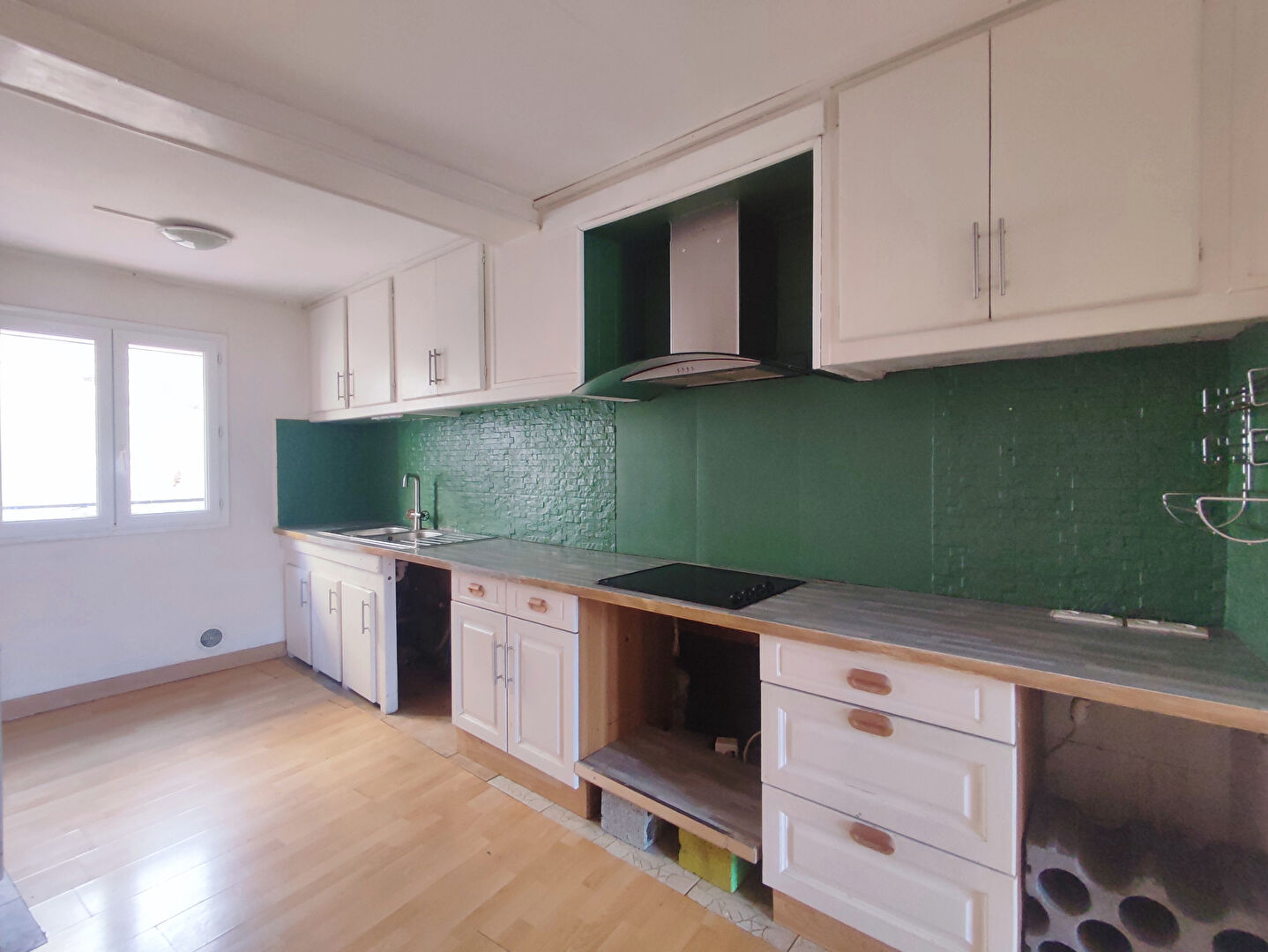 Photo LATOUR DE FRANCE , Maison de village de 6 pièces + garage image 2/6