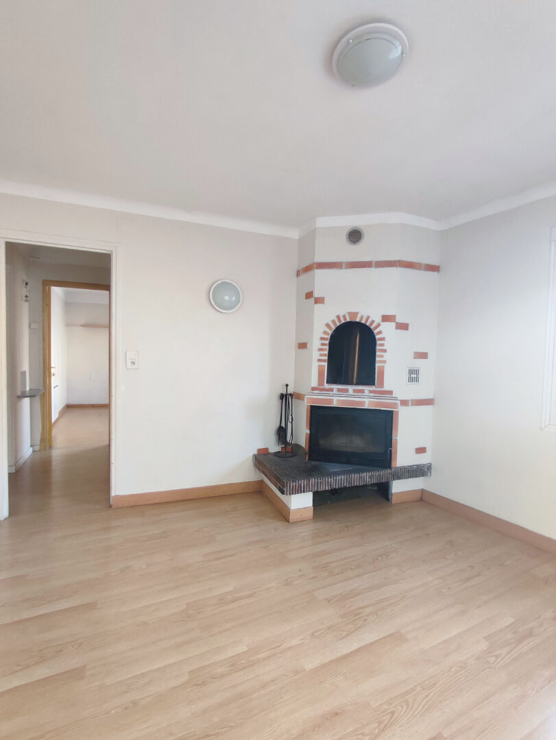 Photo LATOUR DE FRANCE , Maison de village de 6 pièces + garage image 5/6