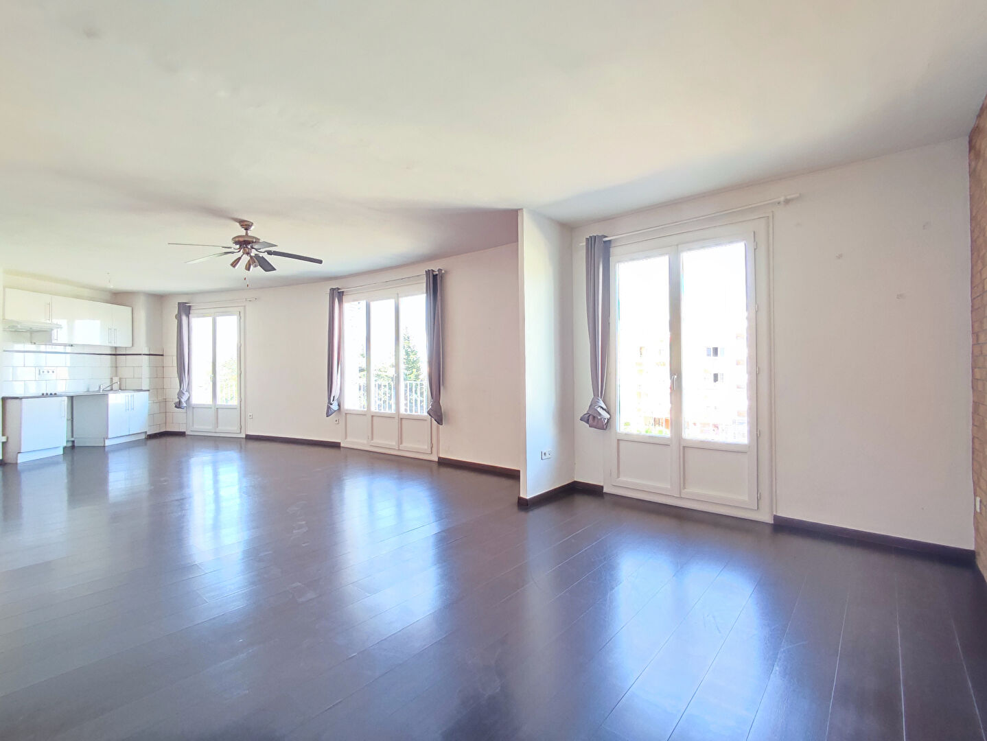 Photo Appartement 4 pièce(s) 87.73 m2 + Balcon + parking image 4/6