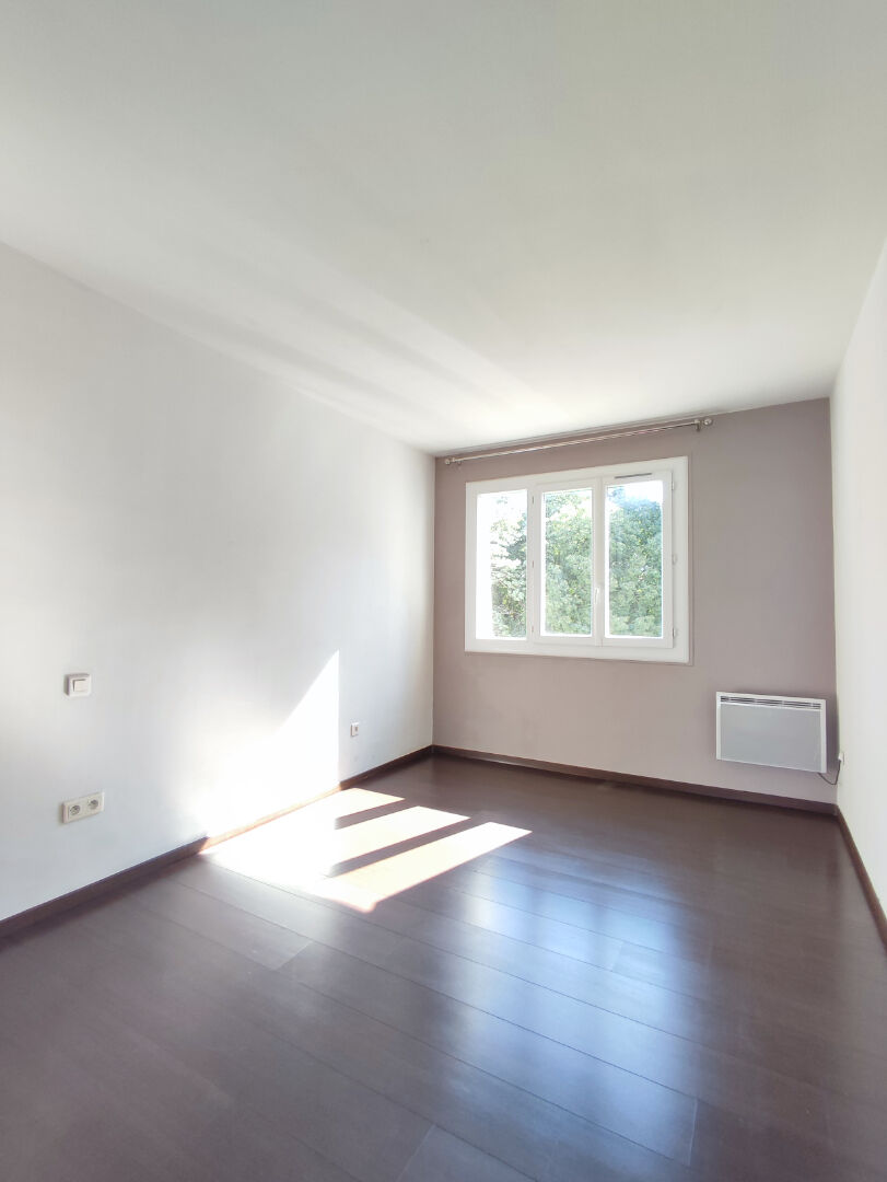 Photo Appartement 4 pièce(s) 87.73 m2 + Balcon + parking image 5/6