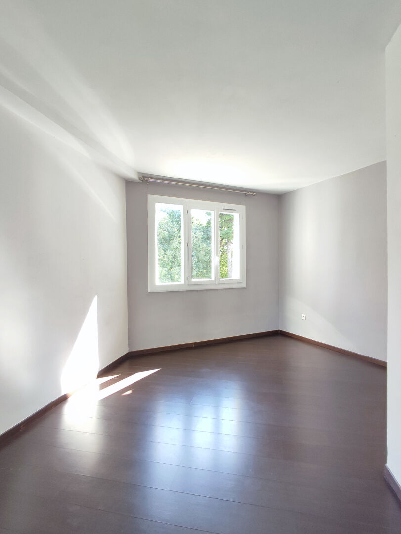 Photo Appartement 4 pièce(s) 87.73 m2 + Balcon + parking image 6/6