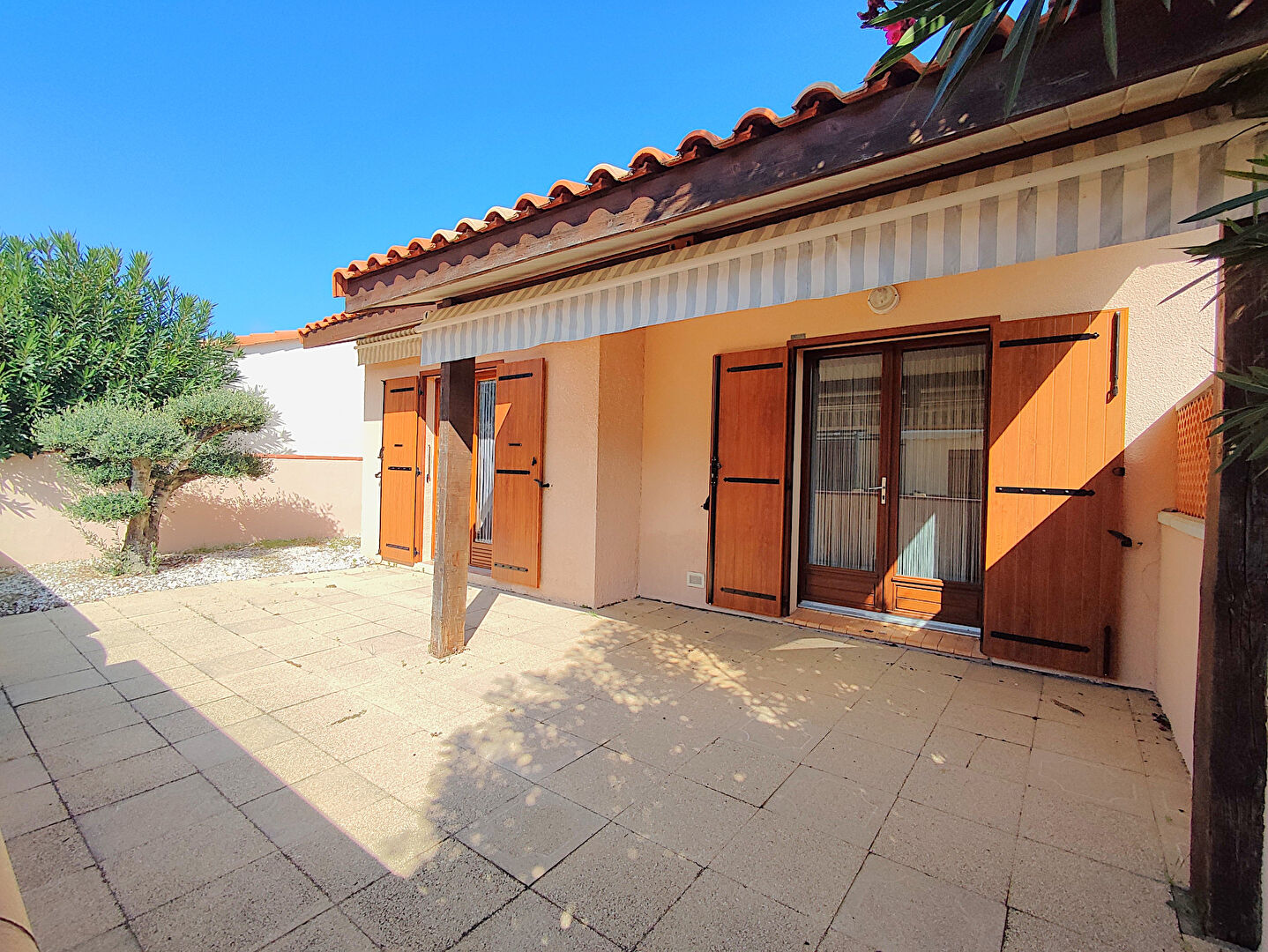 Photo Pavillon avec beau jardin ? Résidence prisée entre Mer et Port ! image 1/6