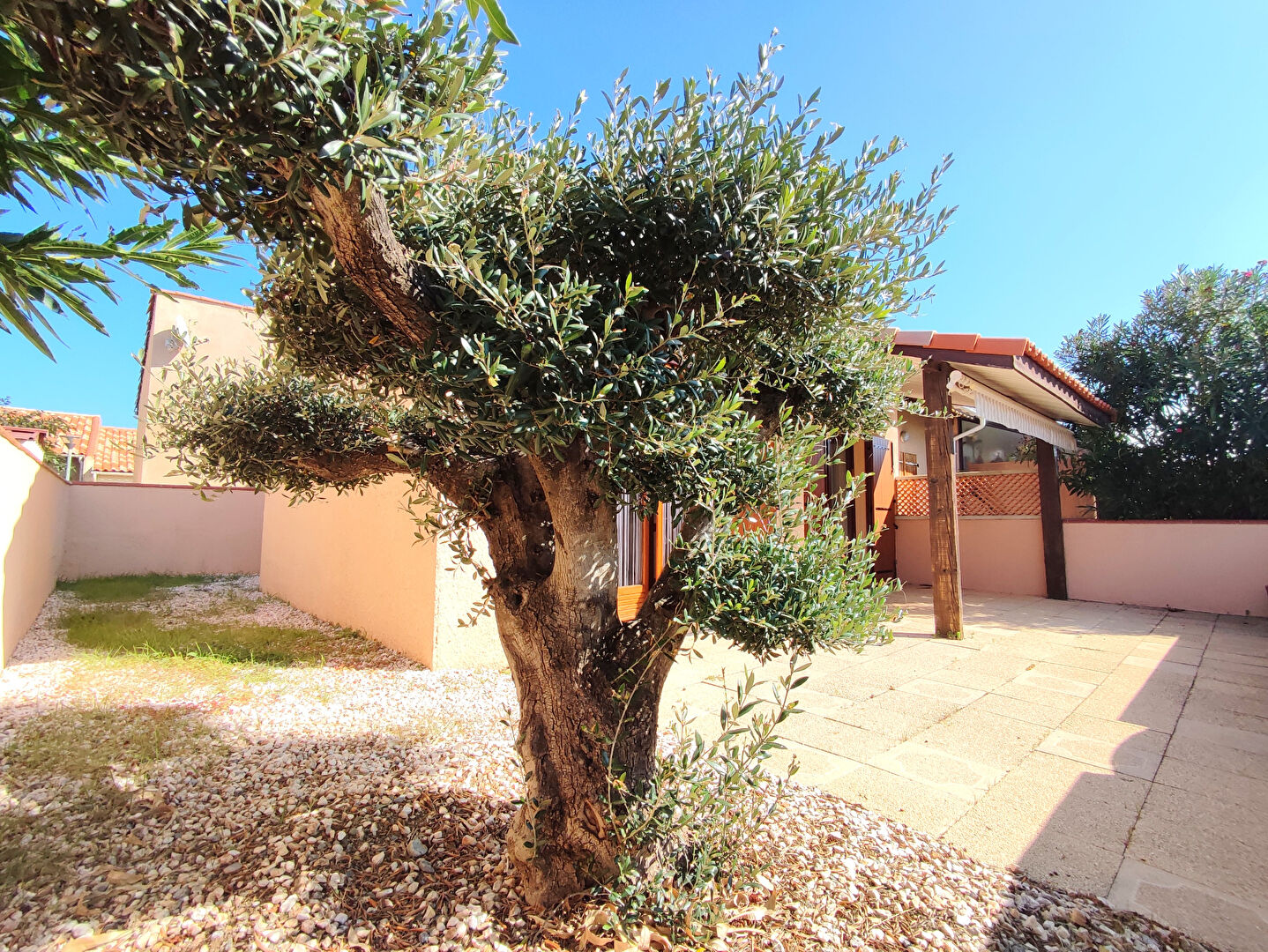 Photo Pavillon avec beau jardin ? Résidence prisée entre Mer et Port ! image 5/6