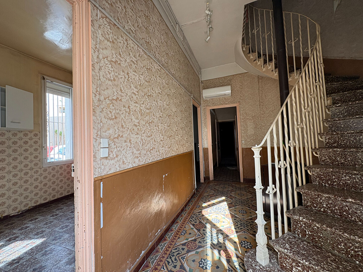 Photo VILLELONGUE DE LA SALANQUE - MAISON DE VILLAGE  F5+ GARAGE image 1/6