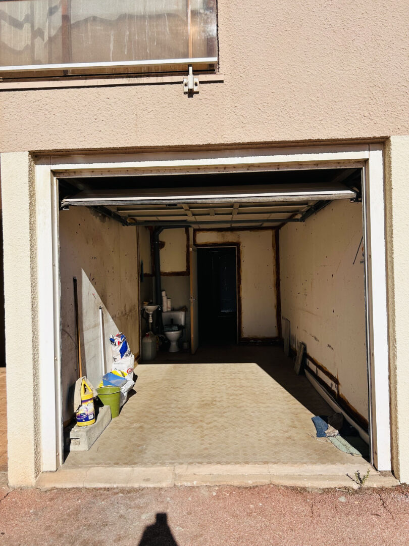 Photo EXCLUSIVITE ! BOX + LOCAL image 3/6