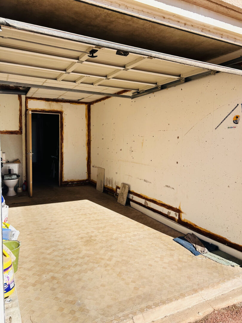 Photo EXCLUSIVITE ! BOX + LOCAL image 4/6