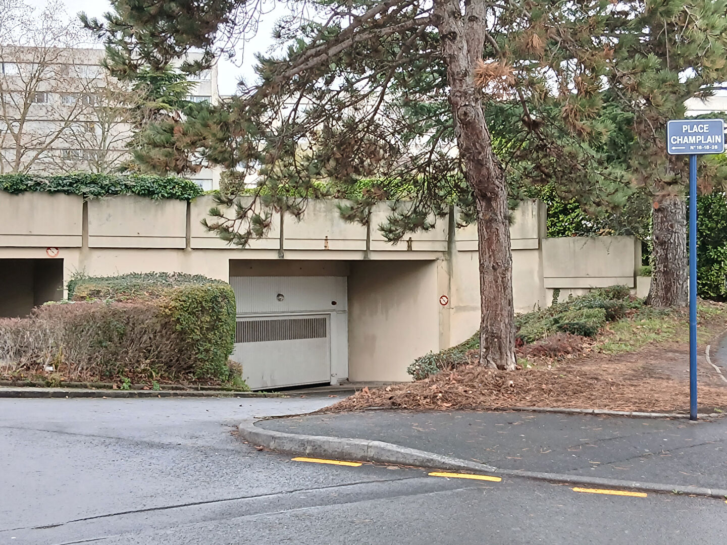 Photo GARAGE  -  Place Champlain - Caen image 1/2