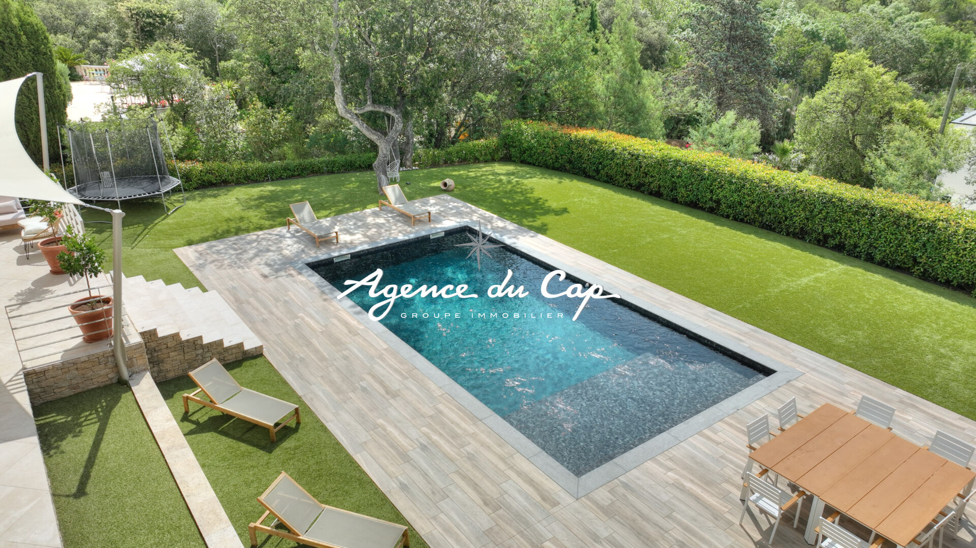 Photo VILLA 5 PIECES RENOVÉE PLAIN PIED AVEC PISCINE POOL HOUSE QUARTIER VALESCURE A SAINT RAPHAEL image 3/6