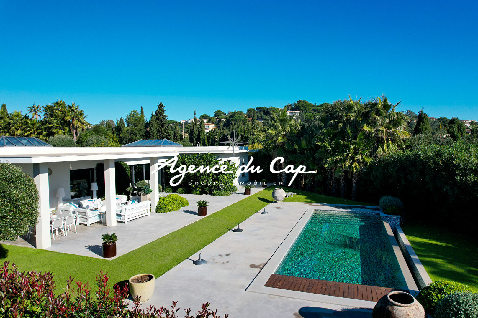 Photo VILLA LUXUEUSE DE PLAIN PIED AVEC 5 PIECES VUE MER, A PIED DES PLAGES DE GRIMAUD image 4/6