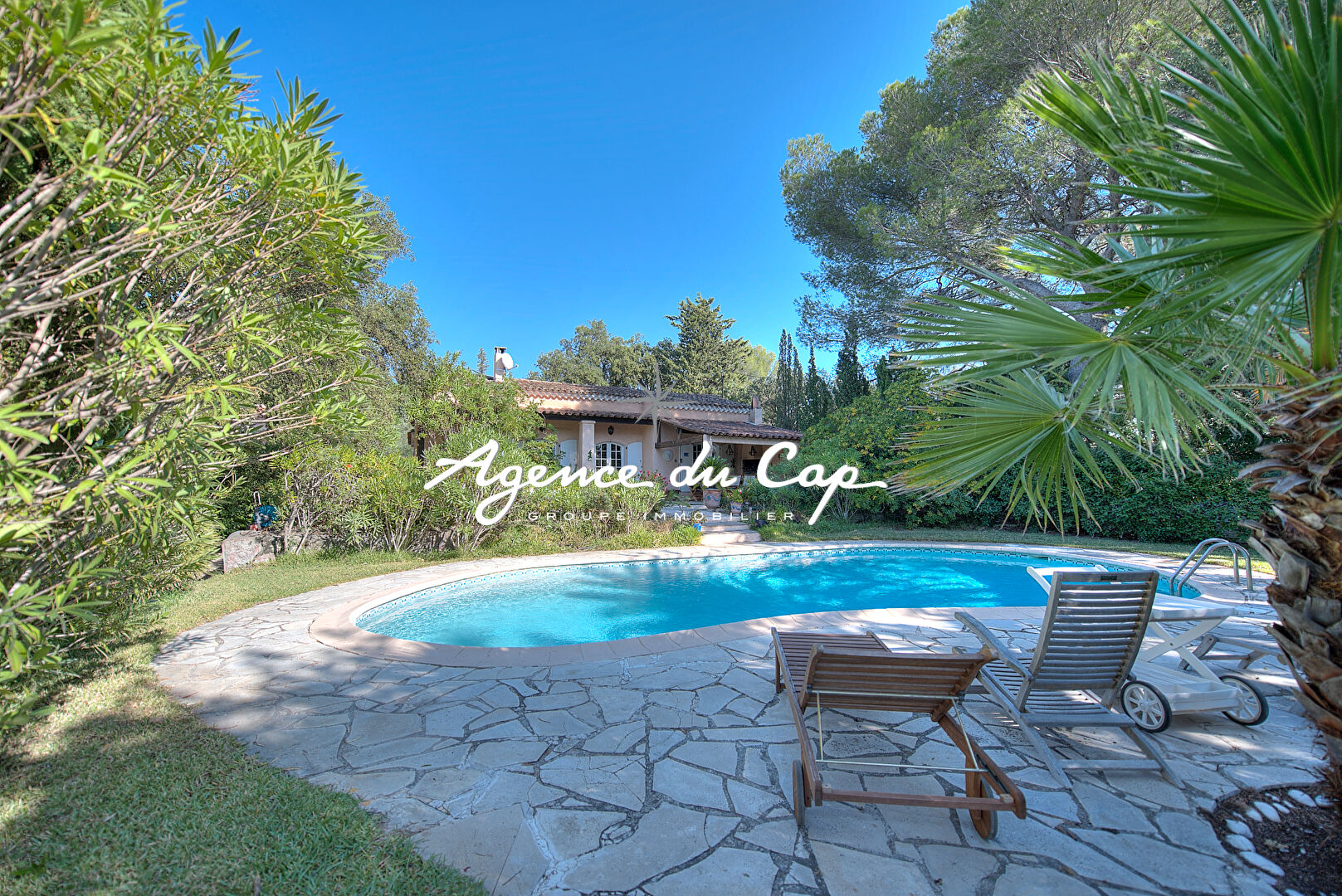 FREJUS VALESCURE MAS PROVENCAL ET DEPENDANCES - PISCINE