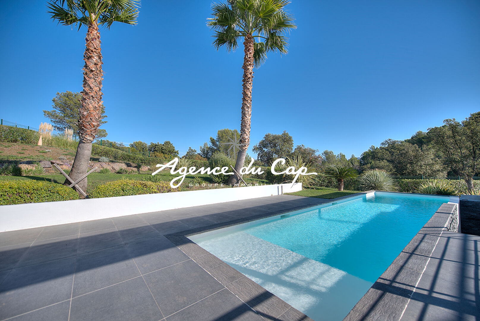 Photo **SOUS COMPROMIS**   SAINT RAPHAEL VALESCURE VILLA CONTEMPORAINE 7 PIECES 216M² PISCINE image 4/6