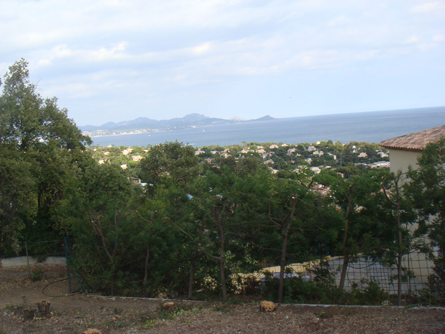Photo À VENDRE TERRAIN CONSTRUCTIBLE DE 1826M² AVEC VUE MER, AUX ISSAMBRES PROCHE MER image 6/6