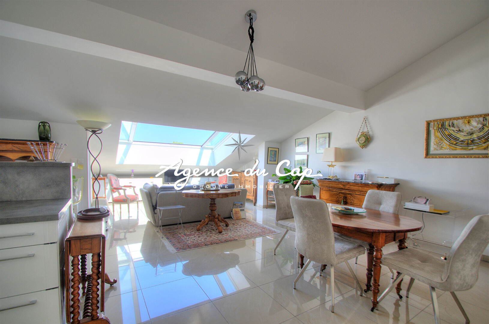 Photo A VENDRE APPARTEMENT T2 FACE AU VIEUX PORT EN DERNIER ETAGE DANS RESIDENCE RECENTE AVEC GARAGE A SAINT RAPHAEL image 1/6