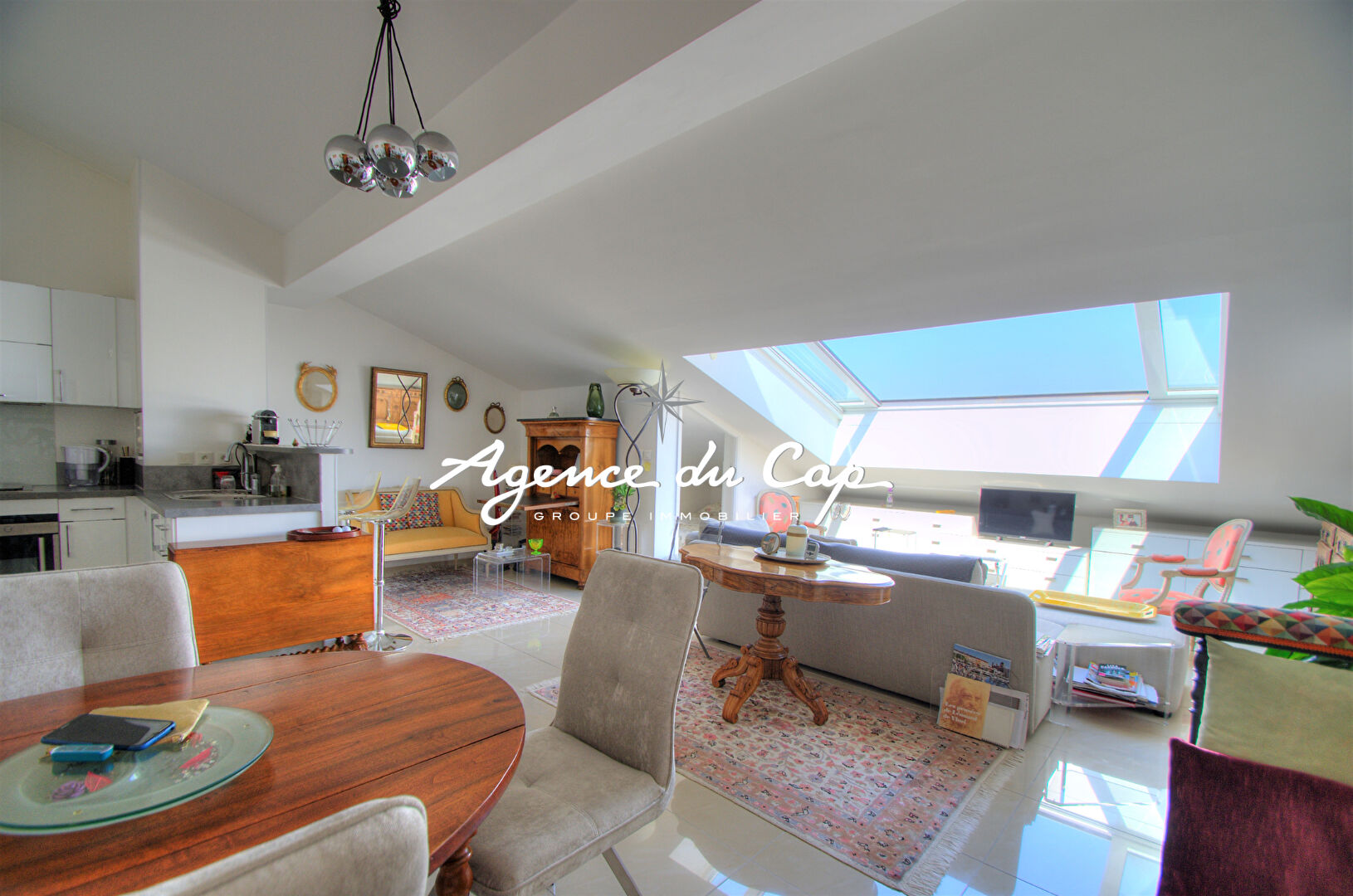 Photo A VENDRE APPARTEMENT T2 FACE AU VIEUX PORT EN DERNIER ETAGE DANS RESIDENCE RECENTE AVEC GARAGE A SAINT RAPHAEL image 3/6