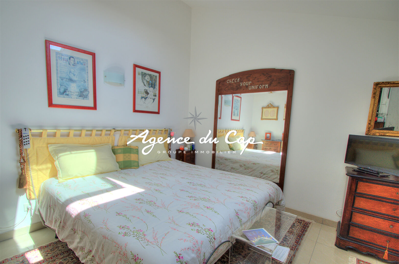 Photo A VENDRE APPARTEMENT T2 FACE AU VIEUX PORT EN DERNIER ETAGE DANS RESIDENCE RECENTE AVEC GARAGE A SAINT RAPHAEL image 5/6