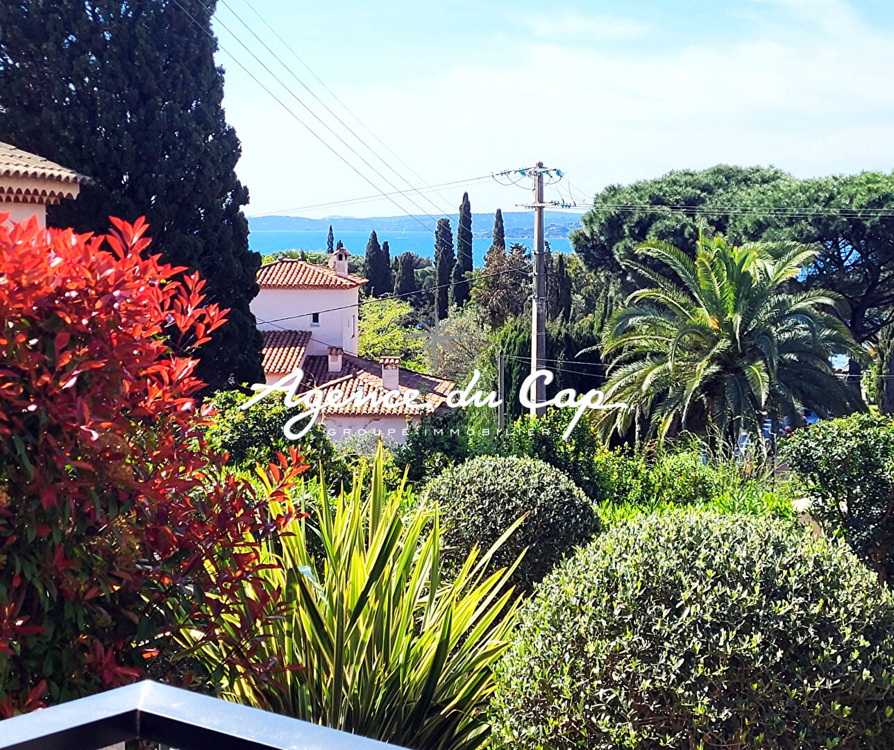 Photo APPARTEMENT T2 DE 53M² À VENDRE AVEC PARKING EN SOUS-SOL ET CAVE, SITUÉ DANS UNE RÉSIDENCE RÉCENTE, À PIED DES PLAGES ET DES COMMERCES DES ISSAMBRES image 2/6