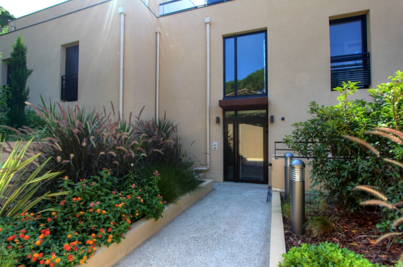 Photo APPARTEMENT T2 DE 53M² À VENDRE AVEC PARKING EN SOUS-SOL ET CAVE, SITUÉ DANS UNE RÉSIDENCE RÉCENTE, À PIED DES PLAGES ET DES COMMERCES DES ISSAMBRES image 6/6